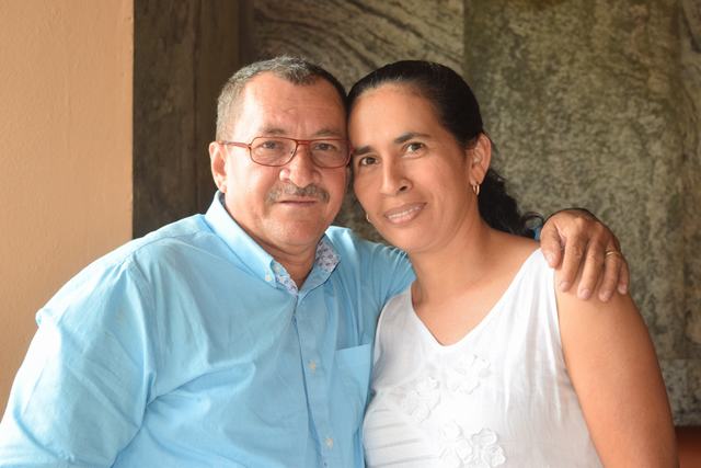 Pedro Ortiz, y su señora esposa Paulina Villabono.